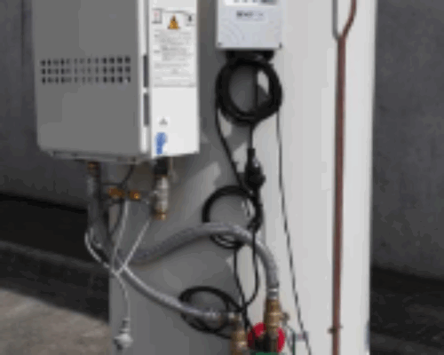 Single-Tank-and-Single-Water-Heater-Commercial-Hot-Water-System2-167x300