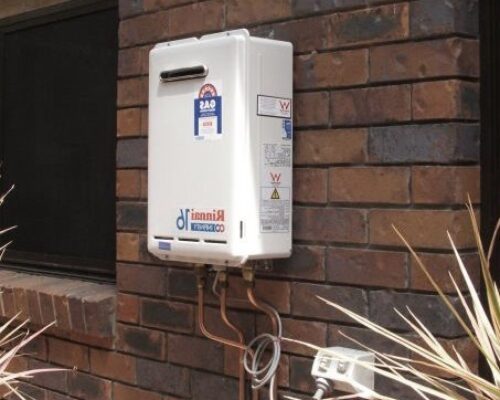 Tankless_gas_heater_rinnai_26
